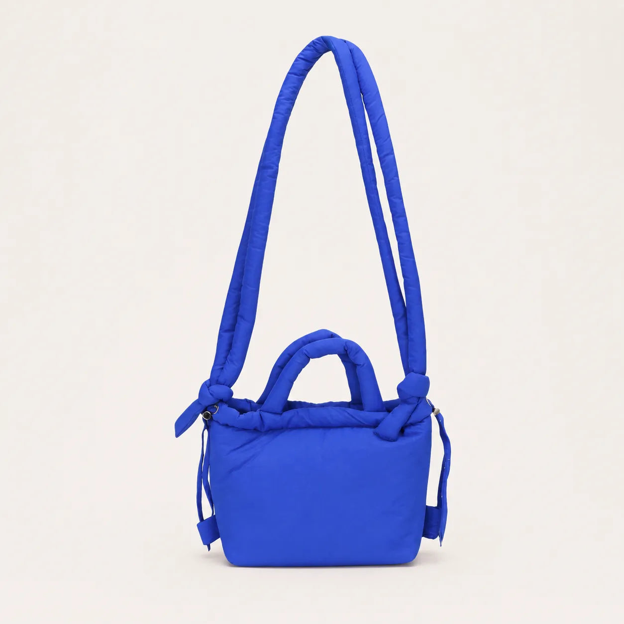 sac bleu cobalt tendance 2026 en tissu doudoune imperméable