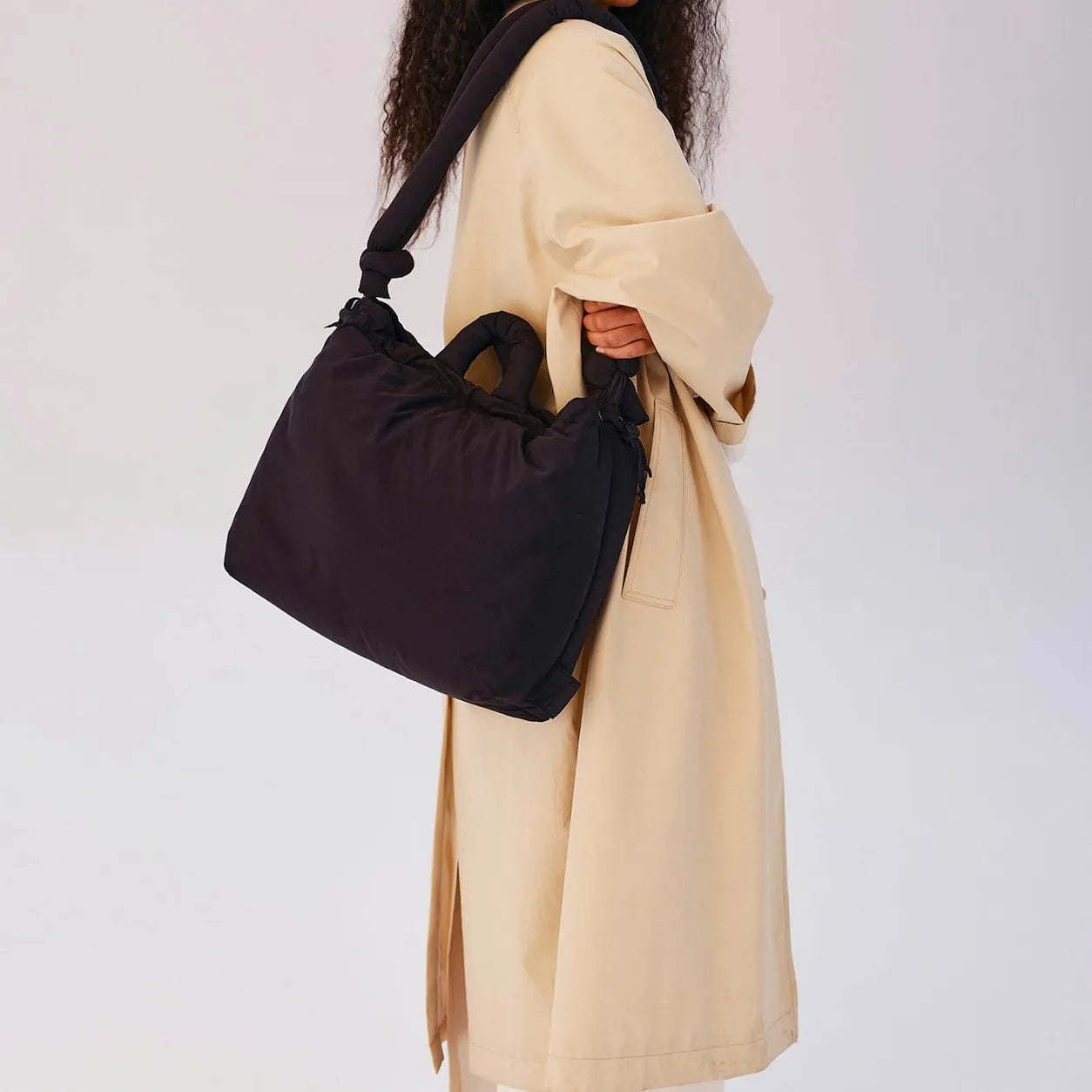 sac bandoulière tendance et confort en doudoune pour quotidien travail week-end ou sport 