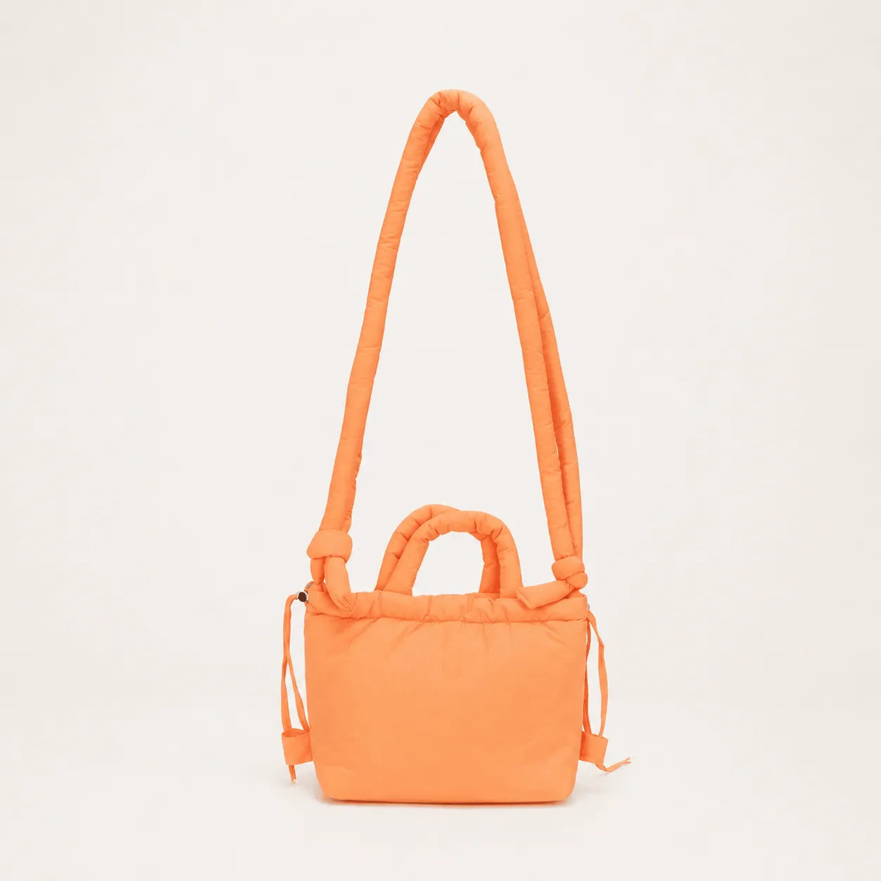 sac à main, sac à dos, et sac bandoulière tendance orange corail en tissu doudoune