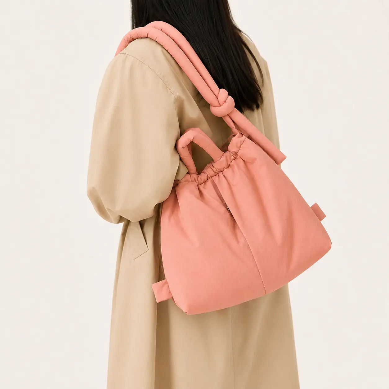 sac besace week-end rose vieilli en tissu matelassé tendance et confortable